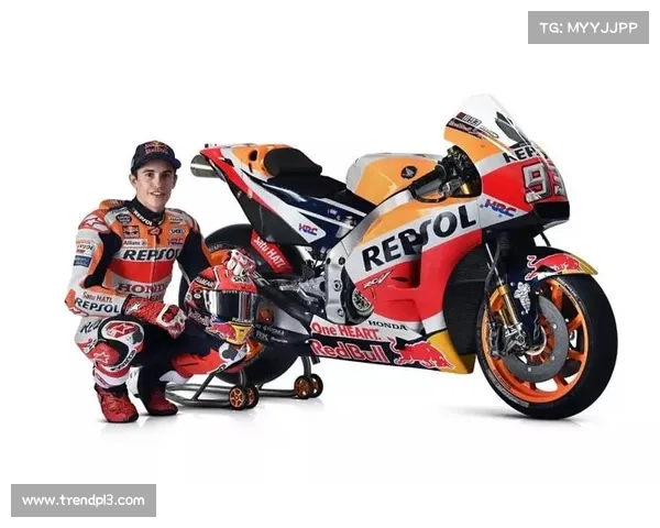 匈牙利MotoGP排位赛马奎斯摔车后借观众摩托车返回维修区 匈牙利MotoGP排位赛马奎斯摔车后借观众摩托车返回维修区